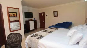 Howard Johnson by Wyndham Barranquilla Versalles - Room
