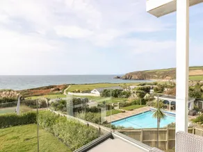Praa Waves - Pool