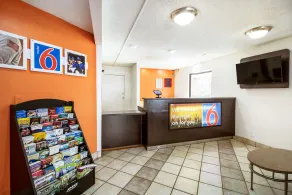 Motel 6-Dayton, OH - Englewood - Lobby