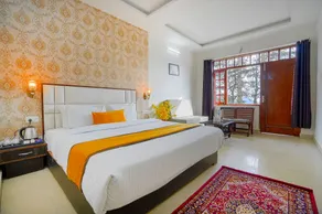 Pax Hotel Ark 150 meters from Mall Road - Room