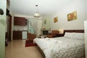 Orama Hotel - Serene Lake Plastira Retreat with Stunning Views - Room