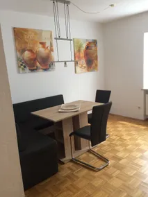 Ferienwohnung Im Grünen - Essbereich im Zimmer