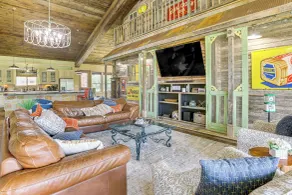 Lazy River Retreat in Cypress w/ Backyard Oasis! - Innenbereich