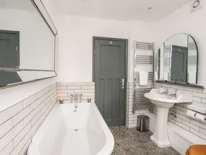The Old School - Badezimmer
