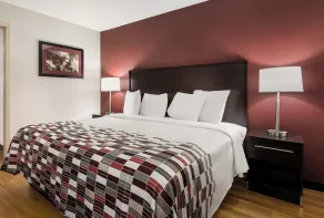 Red Roof Inn & Suites Knoxville East - Rom