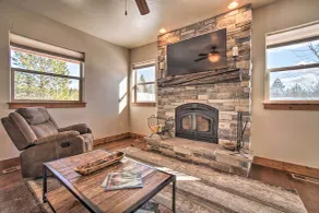 McCall Home + Hot Tub ~ 2 Mi to Payette Lake - Intérieur
