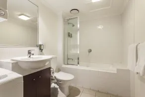 Quest Mont Albert - Bathroom