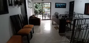 Hotel Laureles Home - Interior entrance
