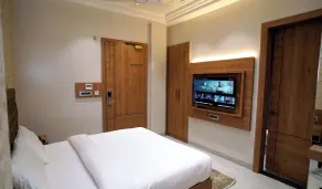 Shri Damodar Dham - Room