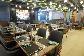 The Pearl Petal - Restaurant