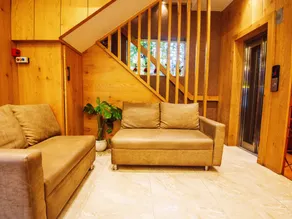 Hotel Skylink Hospitality Mahalaxmi - Lobby sitting area