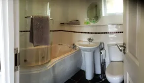Gosfield Lake Resort - Baño