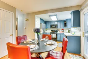 Spacious Family Home w/ Deck & Yard in Littleton! - Innvendig