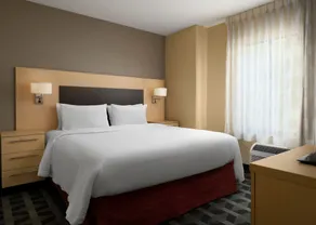 TownePlace Suites by Marriott Cleveland - Chambre