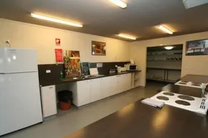 Swansea Backpackers - Restaurant