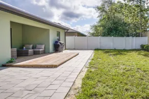 Tavares Retreat w/ Covered Patio & Private Yard - Interiør