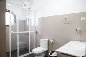 Ananthi HOTELS - Badezimmer