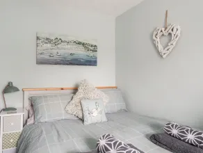 Bryn Peris - Room