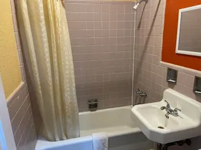 Kenwood Court Motel - Bad
