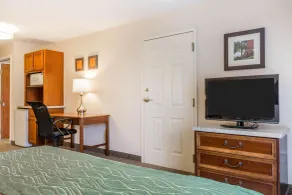 Comfort Inn & Suites South Burlington near University - Chambre