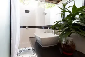 New Danas Canggu Guest House - Baño
