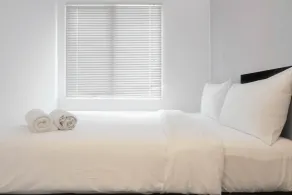 Stylish and Modern 2BR Bassura City Apartment - Værelse