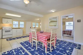 Surfside Oceanfront Cottage w/ Beach Access! - Intérieur