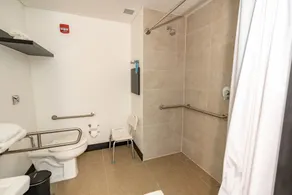 Hampton by Hilton Antofagasta - Bathroom