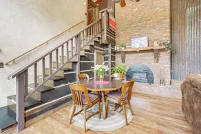 Walk to Dtwn Sonora! Rustic Creekfront Cabin - Interiør