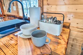 Sunny 'Catfish Cabin' w/ Views of Toledo Bend - Interiør