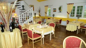 Hôtel et Appart'Hôtel Le Relais Du Val D'Orbieu - Restaurant