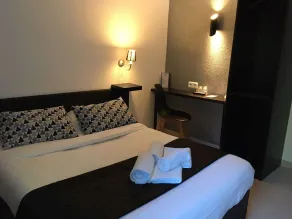Brit Hotel Salon de Provence - Room