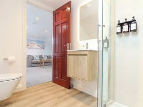 Squirrels Leap - Bathroom