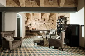 19 ROOMS - Reception