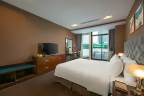 Brilliant Me Tri Hotel - Room