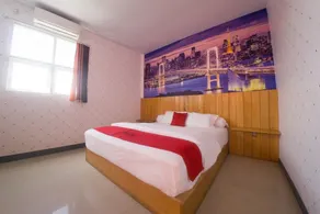 RedDoorz Plus Syariah @ Pentadio Gorontalo - Chambre