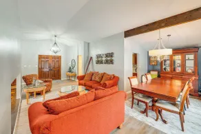 Close to Hospitals & Downtown: Cleveland Home - Innenbereich