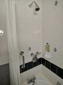 Lancaster Hall Hotel - Bathroom