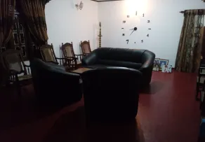 Edna Home Stay - Lobby sitting area