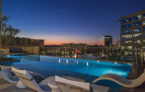 Embassy Suites by Hilton The Woodlands at Hughes Landing - Piscine