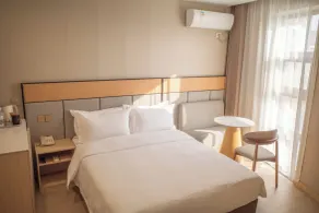 Shanghai Joyful Star Hotel-Free shuttle bus to Pudong Airport and Disneyland - Room