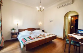 International au Lac Historic Lakeside Hotel - Chambre