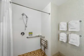 Holiday Inn Express & Suites - Wildwood - The Villages by IHG - Salle de bain