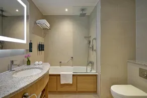 London Hilton on Park Lane - Bathroom