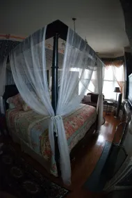 Roussell's Garden Bed & Breakfast - Zimmer