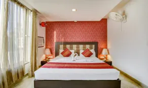 Hotel Raya Inn - Room