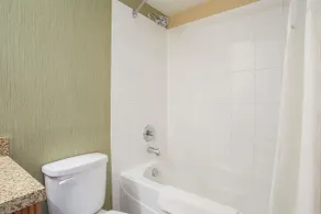 Ramada by Wyndham Williams Lake - Salle de bain