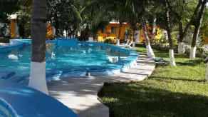 Mansion Giahn Bed & Breakfast - Pool