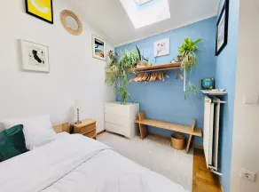 Large 2 bedrooms house with parking - Værelse