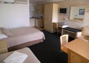 Aston Hill Motor Lodge - Room